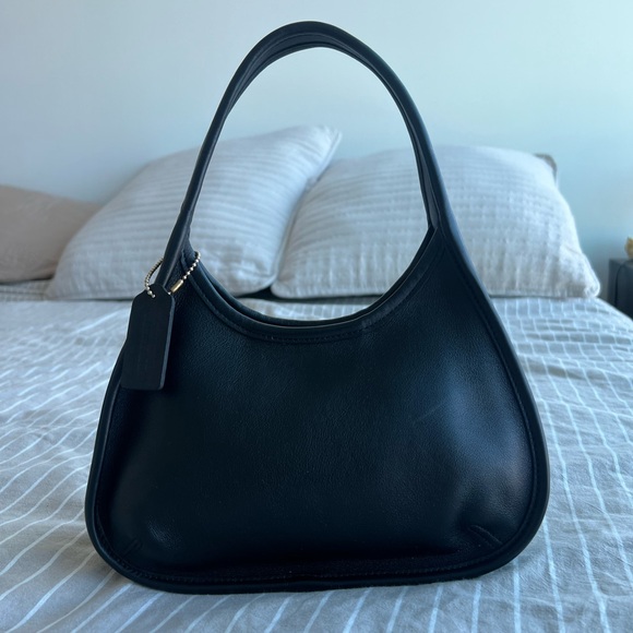 Vintage Coach Mini Ergo Bag 9027 in Black Leather - Picture 4 of 10